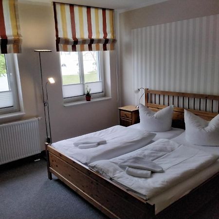 Hotel Am Weinbergschloss Waren  Buitenkant foto