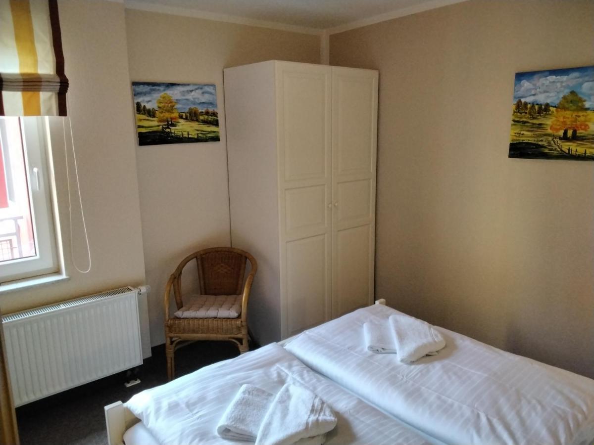 Hotel Am Weinbergschloss Waren  Buitenkant foto
