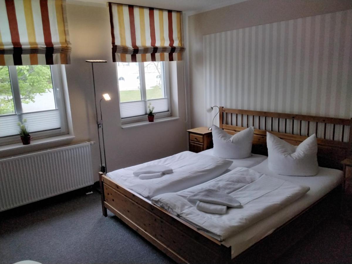 Hotel Am Weinbergschloss Waren  Buitenkant foto
