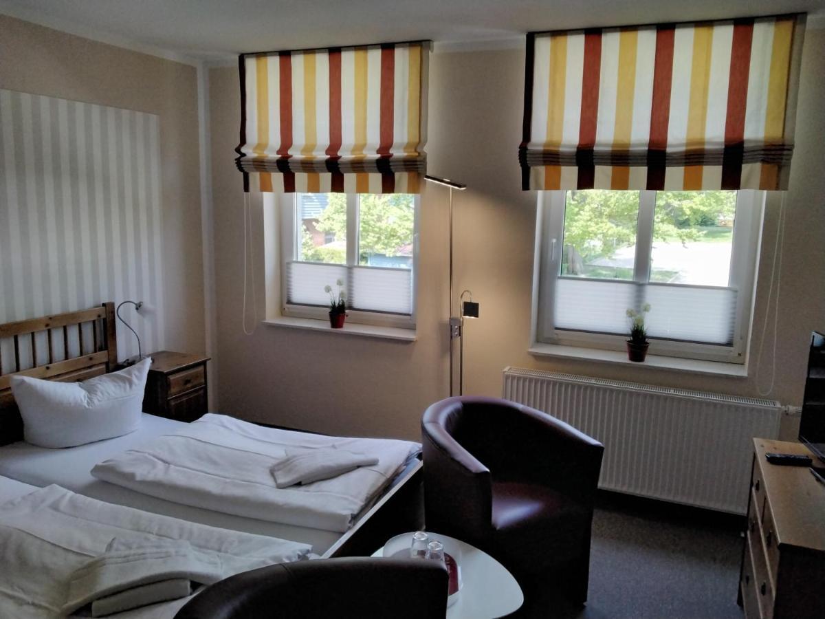 Hotel Am Weinbergschloss Waren  Buitenkant foto