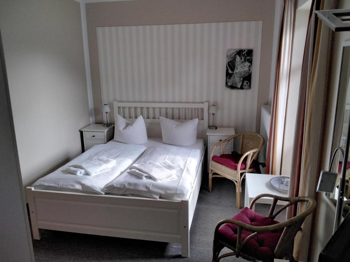 Hotel Am Weinbergschloss Waren  Buitenkant foto