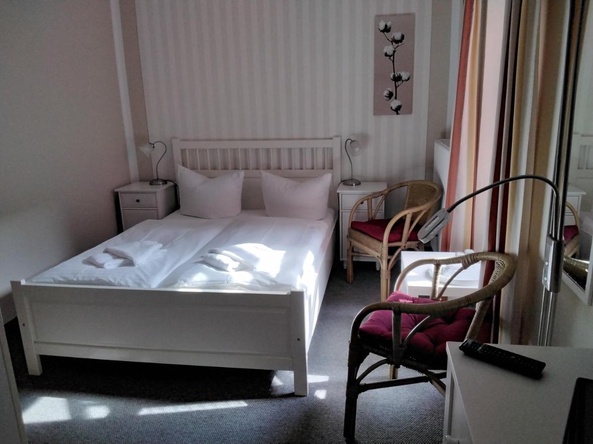 Hotel Am Weinbergschloss Waren  Buitenkant foto