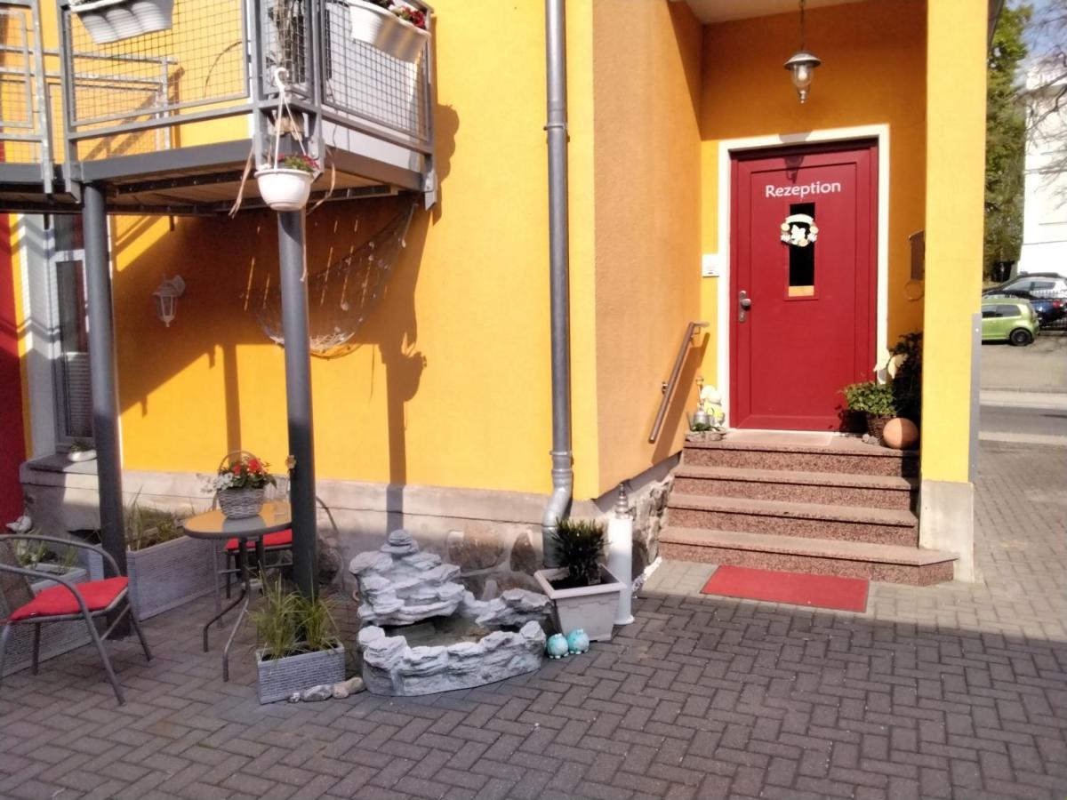 Hotel Am Weinbergschloss Waren  Buitenkant foto