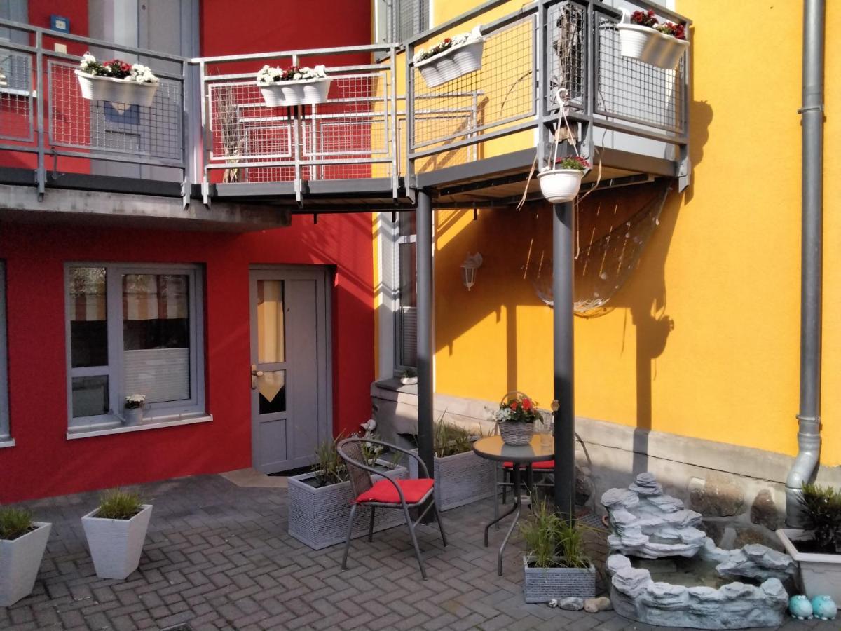 Hotel Am Weinbergschloss Waren  Buitenkant foto