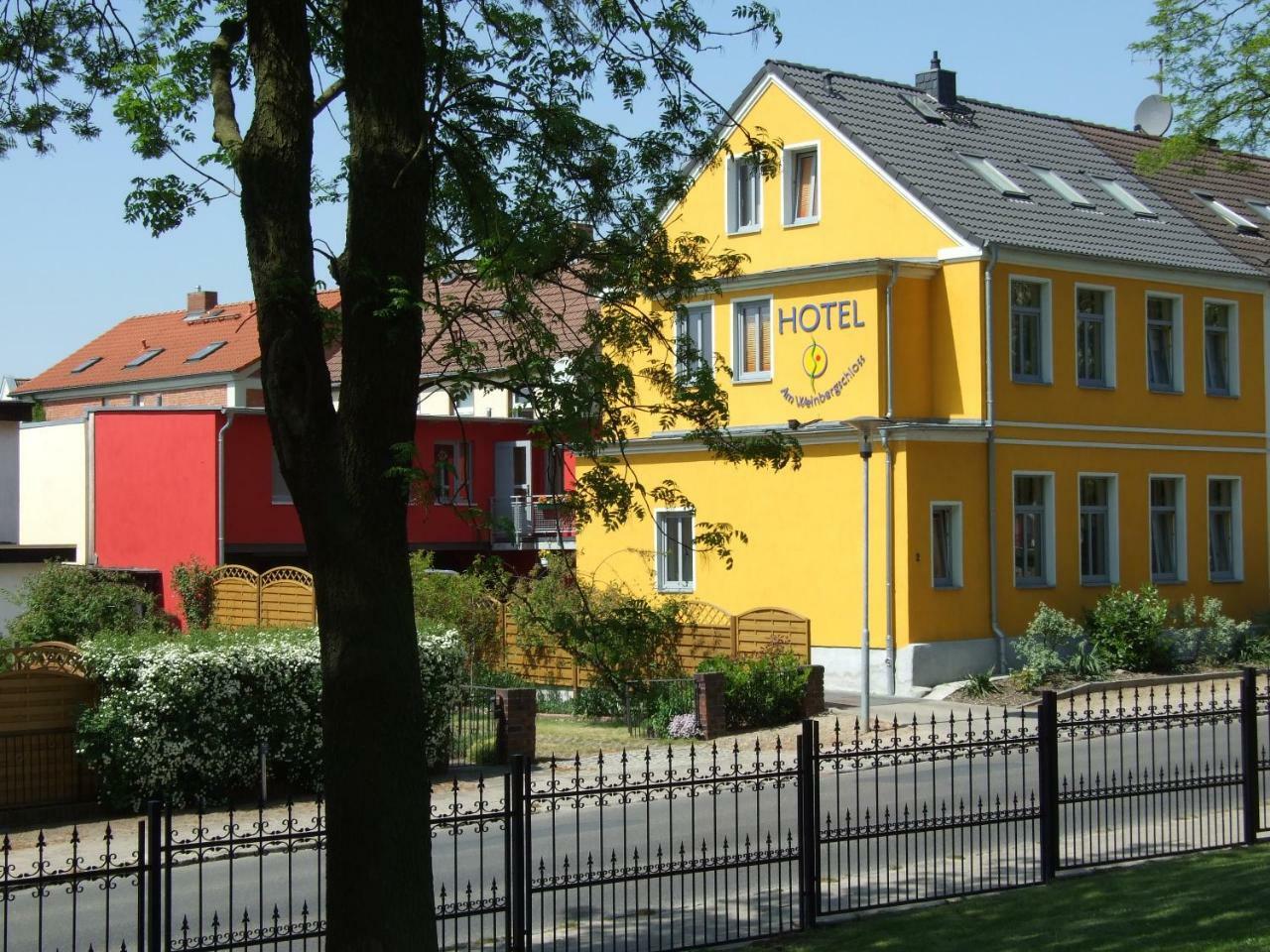 Hotel Am Weinbergschloss Waren  Buitenkant foto